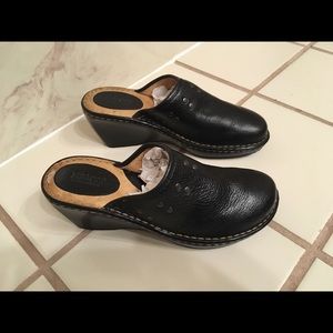 Born Black Leather Slip on Wedges, Sz 9